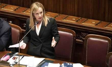 Ucraina, la Camera ha approvato la risoluzione di maggioranza. Meloni: “Pieno sostegno a Kiev”