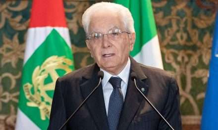 Violenza sulle donne, Mattarella: “Basta a questa barbarie sociale, occorrono azioni di prevenzione”