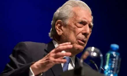 Addio a Mario Vargas Llosa: la sua eredità immortale