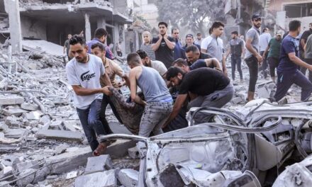 Gaza, l’ultimo ospedale di Gaza City colpito da un raid