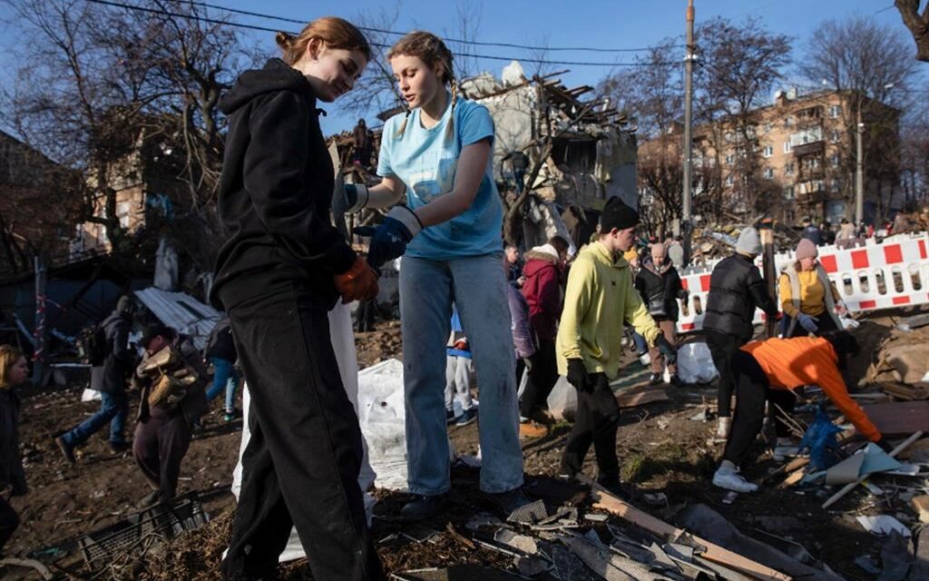 Ucraina, la tregua pasquale annunciata da Mosca si sgretola sotto i bombardamenti