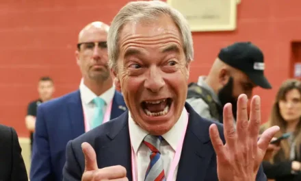 Uk, Farage guida Reform UK a una storica vittoria elettorale a Runcorn e Helsby