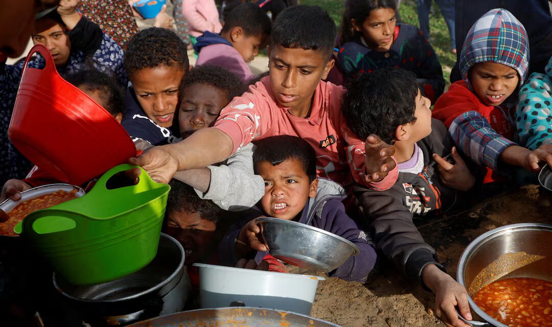 Gaza: crisi umanitaria, tregua incerta e ombre sul piano di aiuti Usa-Israele