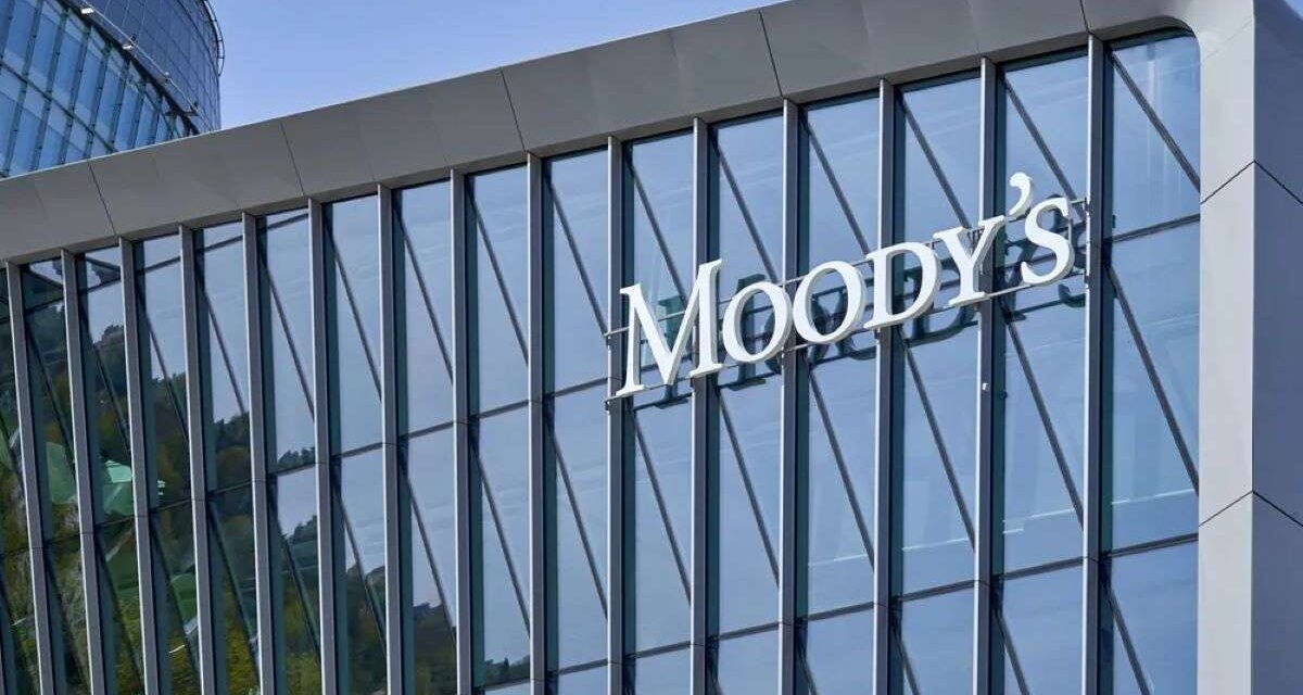 Moody’s Conferma il Rating dell’Italia a Baa3 e Migliora l’Outlook a Positivo