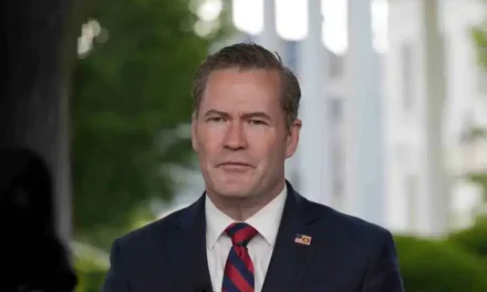 Trump silura Mike Waltz e lo nomina ambasciatore all’Onu. Rubio segretario di stato