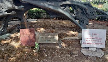 Roma, danneggiata la lapide a Giacomo Matteotti: nuovo attacco alla memoria antifascista