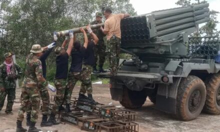 Thailandia decreta legge marziale a confine Cambogia