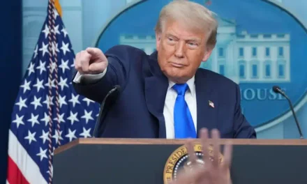 USA, approvata la legge di bilancio: Trump esulta, ma scoppiano le polemiche su welfare e migranti