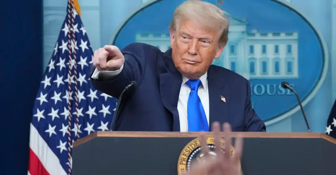 USA, approvata la legge di bilancio: Trump esulta, ma scoppiano le polemiche su welfare e migranti