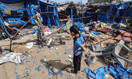 Israele,  Idf colpisce le tende degli sfollati a Gaza City