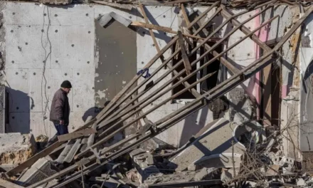 Gli attacchi ucraini alle raffinerie mettono in crisi la Russia