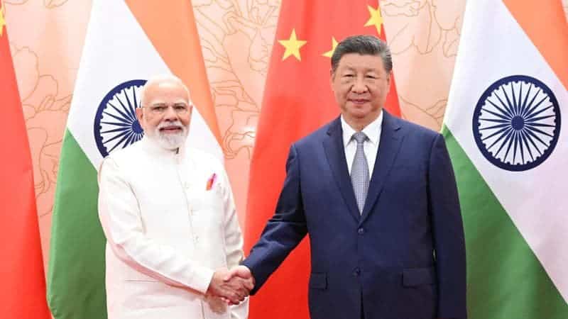 Xi Jinping e Modi a Tianjin: Cina e India cercano un riavvicinamento durante il vertice SCO