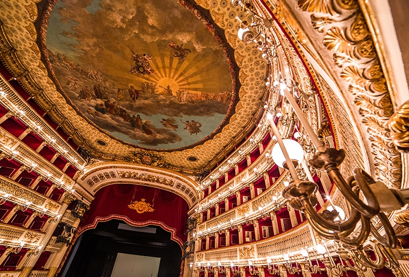 Teatro San Carlo, caos sulla nomina del nuovo sovrintendente: Manfredi blocca tutto