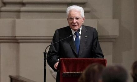 Mattarella inaugura l’anno scolastico 2025/26 a Napoli tra studenti, detenuti e piccoli pazienti