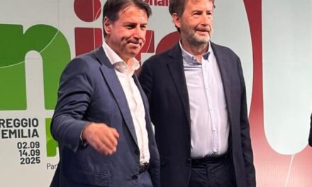 Festa dell’Unità a Reggio Emilia: Conte e Franceschini rilanciano l’alleanza Pd-M5S per battere la destra