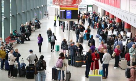 Attacco hacker blocca i grandi aeroporti europei: caos a Heathrow, Bruxelles e Berlino