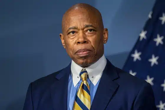 Eric Adams si ritira dalla corsa a sindaco di  New York