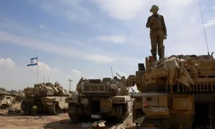 Israele schiera le forze di terra al confine nord della Striscia