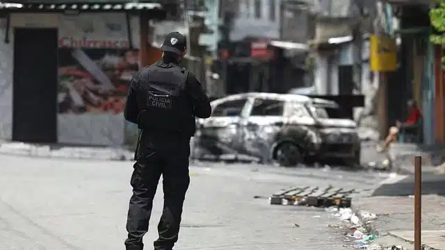 Rio de Janeiro, maxi blitz nelle favelas: 64 morti in un’operazione shock