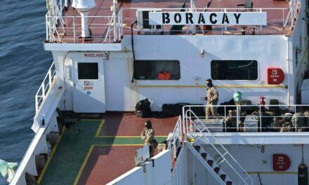 Francia, fermata una nave sospettata di eludere le sanzioni contro la Russia