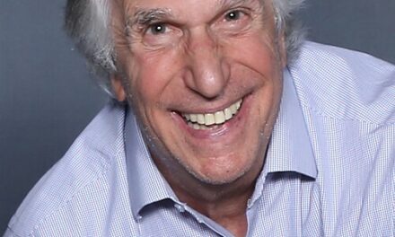 Henry Winkler compie 80 anni: «A 31 anni ho scoperto di non essere stupido»