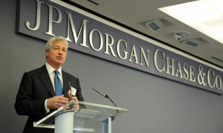 Il numero uno di JP Morgan Jamie Dimon, il mercato azionario americano è a rischio crollo
