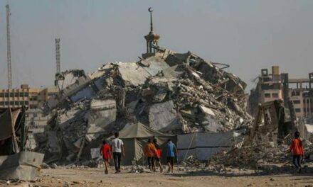 Gaza sotto nuove bombe: Israele riprende i raid, decine di morti