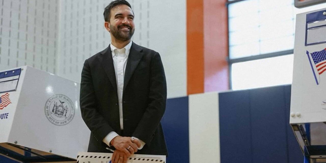 Chi è Zohran Mamdani, il primo sindaco musulmano e socialista di New York