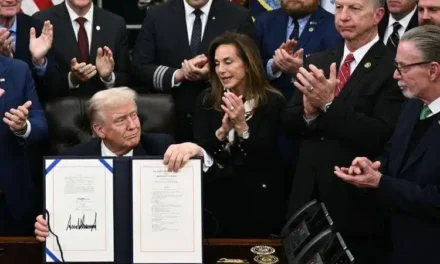 Trump firma la fine dello shutdown: “Mai più ostaggi del ricatto politico”