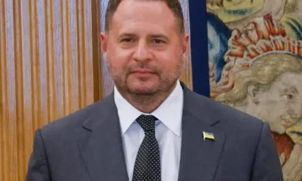 Ucraina, terremoto politico a Kiev: si dimette Andriy Yermak, il fedelissimo di Zelensky