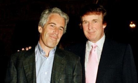 Documenti Epstein, accuse contro Trump nei file Fbi: il Dipartimento di Giustizia parla di affermazioni infondate