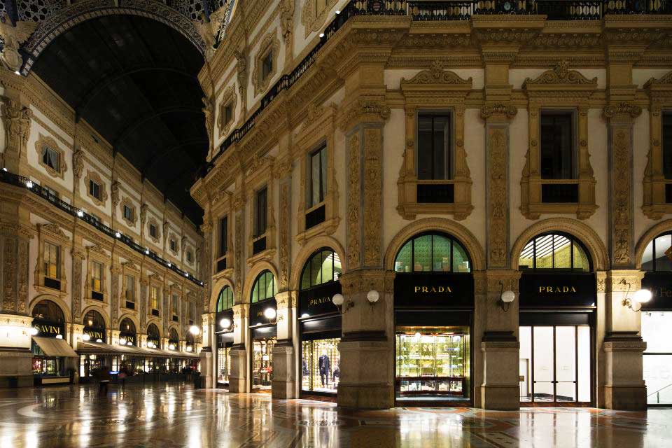 Sfruttamento nella moda: la procura di Milano indaga sulla filiera di 13 grandi marchi