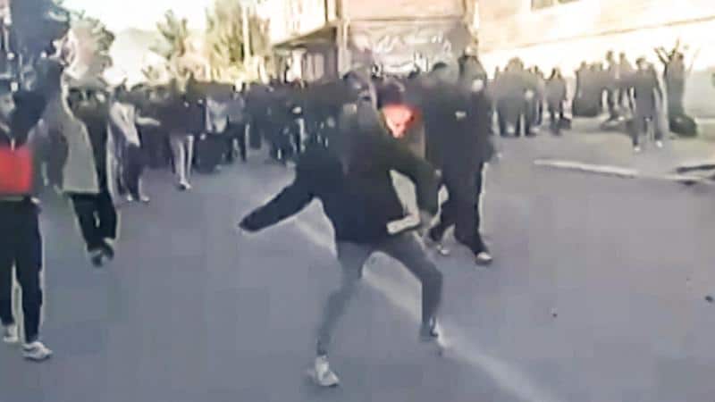 Proteste in Iran, centinaia di morti e migliaia di arresti: Teheran minaccia Usa e Israele