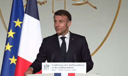 Macron attacca gli Stati Uniti e affossa l’accordo Ue-Mercosur: “No al nuovo imperialismo, l’Europa deve difendersi”