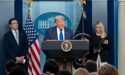 Trump rivendica l’operazione in Venezuela: Maduro catturato e Usa pronti a gestire la transizione