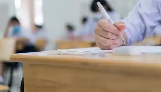 Nuova maturità al via dal 2026: meno materie all’orale e commissioni ridotte
