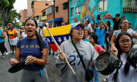 Tensione a Caracas dopo una sparatoria vicino al palazzo presidenziale