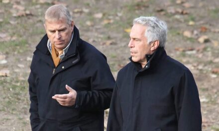 Caso Epstein, una seconda donna accusa il principe Andrea: “Mandata da Epstein in Inghilterra”