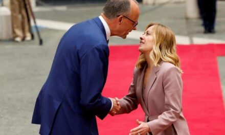 Meloni e Merz lanciano gli “amici della competitività”: l’asse Roma-Berlino sfida Macron