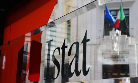 Export italiano in crescita nel 2025: per l’Istat surplus a 50,7 miliardi grazie a farmaceutica ed energia