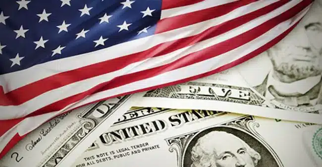 Crescita economica USA 2025 al 2,2%: rallenta il PIL, sale l’inflazione PCE e frena il lavoro