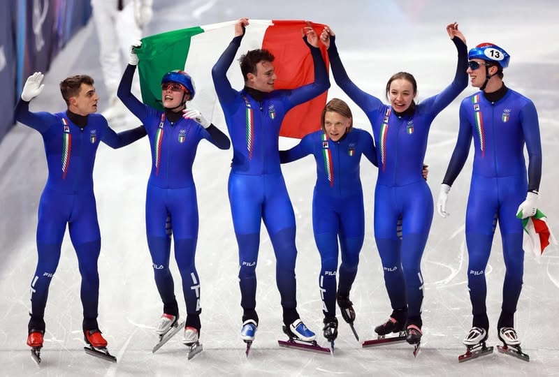 Short track, oro azzurro nella staffetta mista