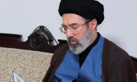 Guerra in Medio Oriente, Mojtaba Khamenei ferito e navi colpite nello Stretto di Hormuz