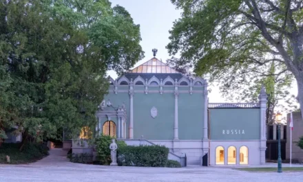 Russia alla Biennale, Giuli vuole verifiche sul Padiglione russo. Buttafuoco: «Non facciamo scherzetti»