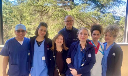 Dissezione aortica estesa: intervento d’urgenza salva la vita a una paziente di 73 anni a Torino