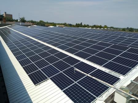 Intesa Sanpaolo finanzia il solare in Illinois: 183 milioni di dollari per il progetto Big Muddy