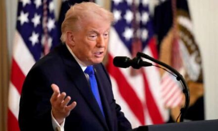 Trump stop ai commerci con la Spagna, che non ha voluto mettere a disposizione le basi. Duro anche con il premier britannico: “Starmer non è Churchill”