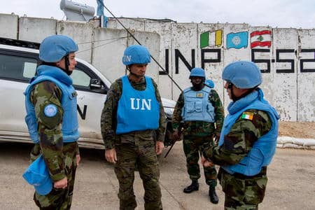 Libano, attacco a Unifil: morto un soldato francese. Macron accusa Hezbollah