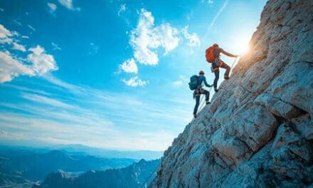 Nepal, truffa sugli alpinisti: falsi malori e soccorsi in elicottero per milioni di euro