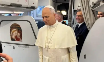 Papa Leone XIV in Africa: viaggio tra pace, fede e sfide globali. Su Trump ha detto: “Io non ho paura della sua amministrazione, parlo del  Vangelo”